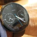 Moto 360 smartwatch pictures leaked, confirming wireless charging - 11