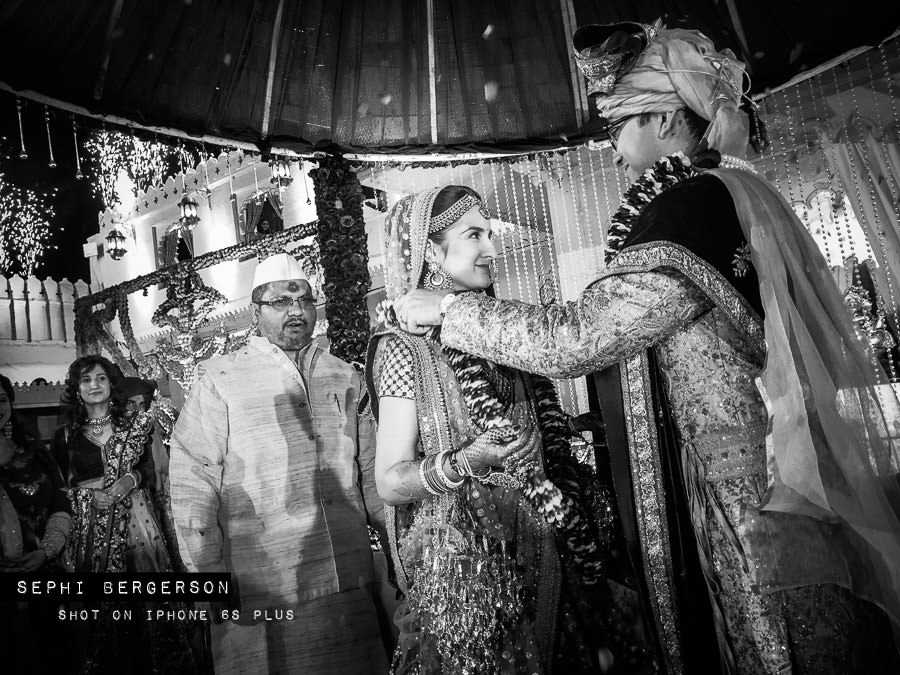 Israeli Photographer Captures A Whole Indian Wedding on iPhone - 16
