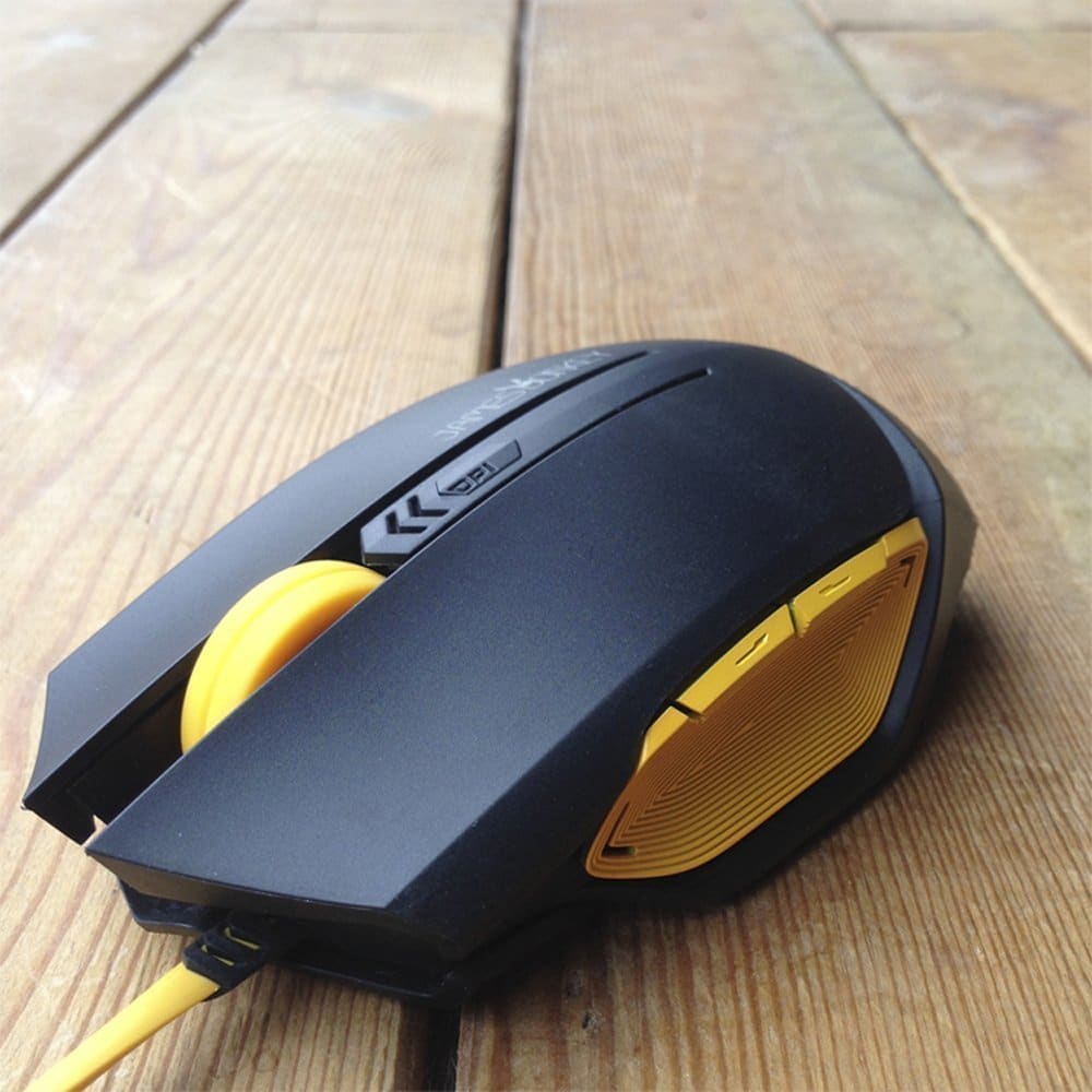 JamesDonkey Wired Gaming mouse on Wooden table