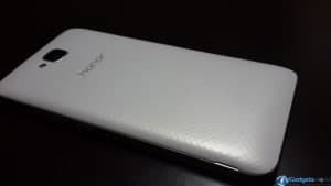 Honor Holly 2 Plus review -rear side