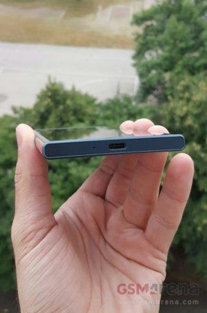 Sony's Next Flagship - Xperia F8331 Pictures Spotted Online - 5