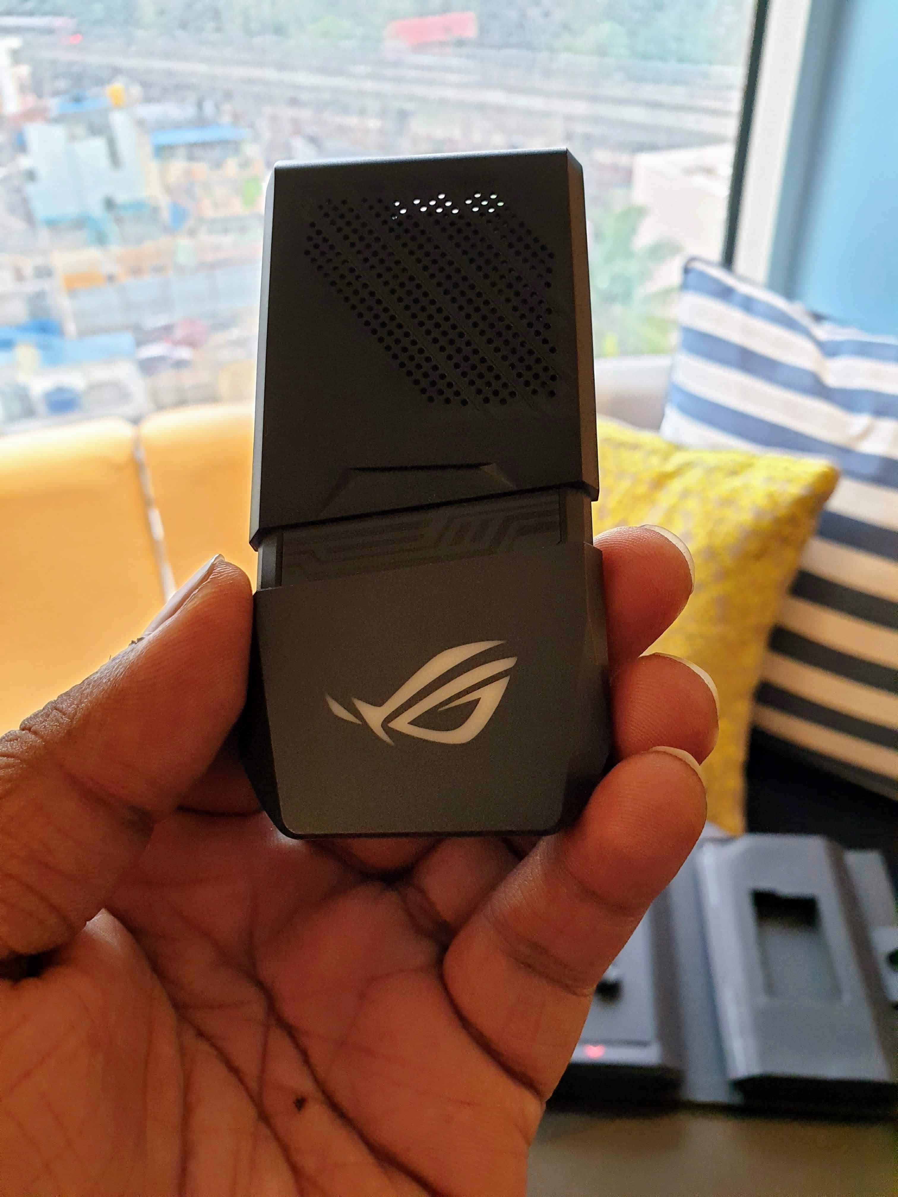Asus ROG Phone Hands-on & First Impressions - The Real #GameChanger ? - 9