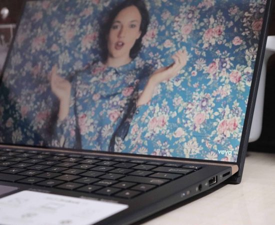Asus Zenbook 13 UX333FN Review - The Most Compact 13-inch laptop I've used! - 4