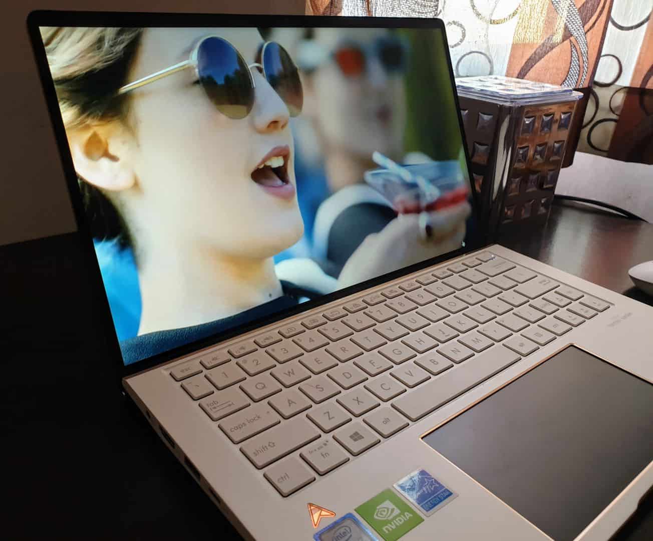 ASUS Zenbook Edition 30 UX334FL Review - Luxury at its Finest! - 11