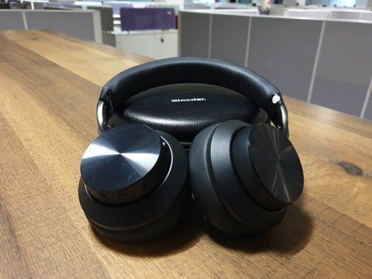 Mixcder E10 Review - Should You Buy It? | IGadgetsworld