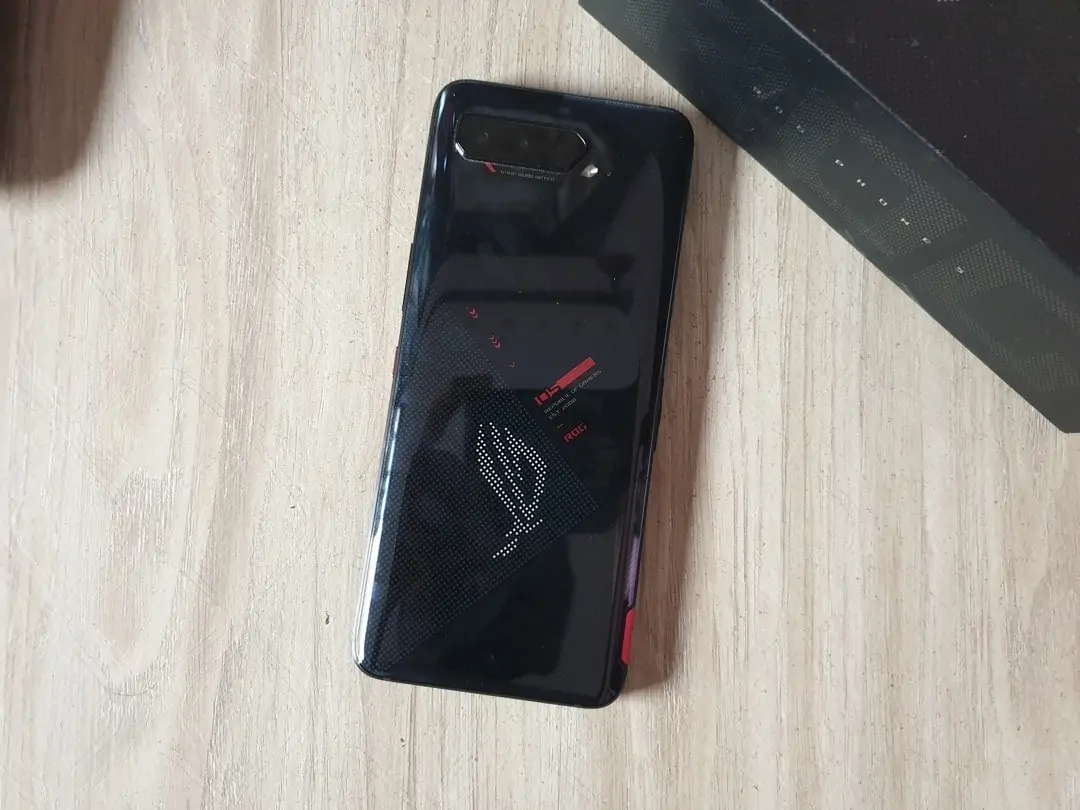 ROG Phone 5 Review - Not just a Gaming Phone! - 4